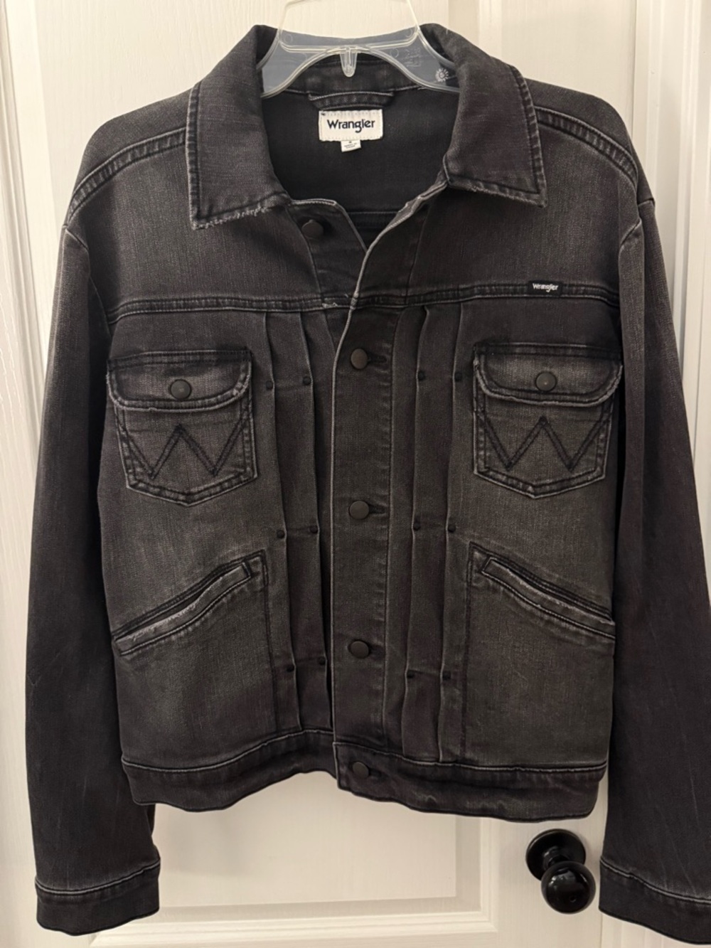 NWOT Wrangler Heritage Pleat Jacket in a "Smoke" or washed black/gray finish